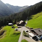 Starzelhaus Fogadó