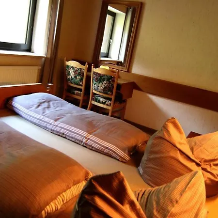 Starzelhaus Fogadó *